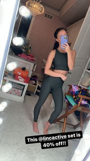 Brittney Smith feet photo thumbnail
