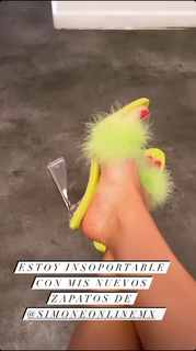 Tania Rincón feet photo thumbnail