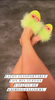 Tania Rincón feet photo thumbnail