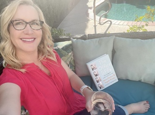 Angela Kinsey feet photo thumbnail