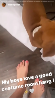Debbie Gibson feet photo thumbnail