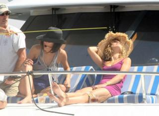 AnnaLynne McCord feet photo thumbnail