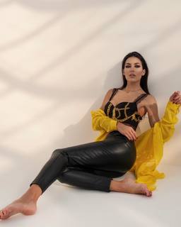 Elisabetta Gregoraci feet photo thumbnail