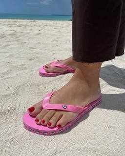 Chiara Ferragni feet photo thumbnail