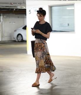 Lily Collins feet photo thumbnail