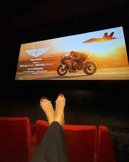 Natalie Noel Mariduena feet photo thumbnail