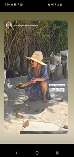 Giada De Laurentiis feet photo thumbnail