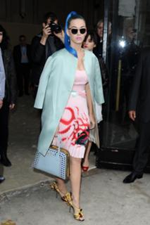 Katy Perry feet photo thumbnail
