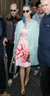 Katy Perry feet photo thumbnail