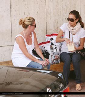 Jessica Alba feet photo thumbnail