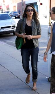 Jessica Alba feet photo thumbnail