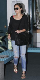 Jessica Alba feet photo thumbnail