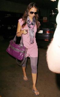 Jessica Alba feet photo thumbnail