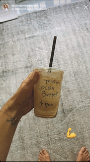 Jessie James Decker feet photo thumbnail