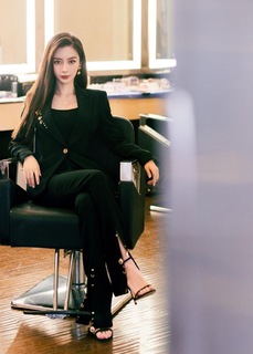 Angelababy feet photo thumbnail