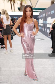 Anitta feet photo thumbnail