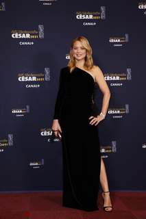 Virginie Efira feet photo thumbnail