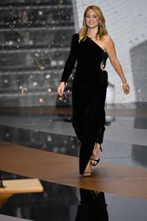 Virginie Efira feet photo thumbnail