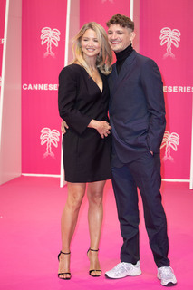 Virginie Efira feet photo thumbnail
