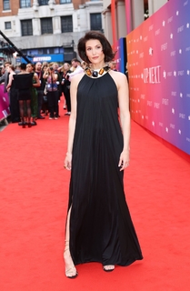 Gemma Arterton feet photo thumbnail