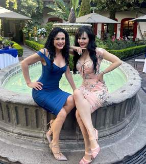 Maribel Guardia feet photo thumbnail