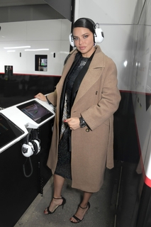 Adriana Lima feet photo thumbnail