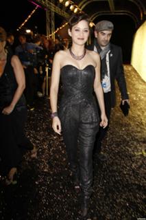 Marion Cotillard feet photo thumbnail