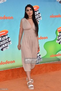 Alia Shelesh feet photo thumbnail