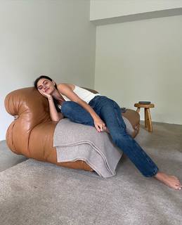 Phoebe Tonkin feet photo thumbnail