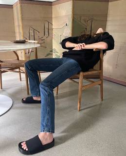 Phoebe Tonkin feet photo thumbnail