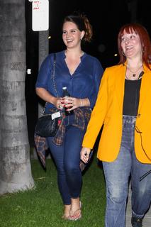 Lana Del Rey feet photo thumbnail