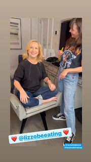 Angela Kinsey feet photo thumbnail