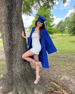 Rachel Pizzolato feet photo thumbnail