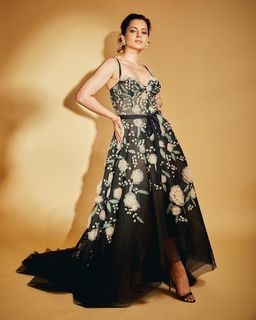 Kangana Ranaut feet photo thumbnail