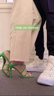 Xenia Tchoumitcheva feet photo thumbnail
