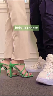 Xenia Tchoumitcheva feet photo thumbnail