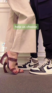 Xenia Tchoumitcheva feet photo thumbnail