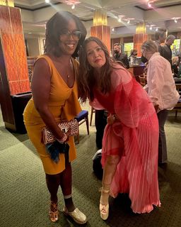 Drew Barrymore feet photo thumbnail