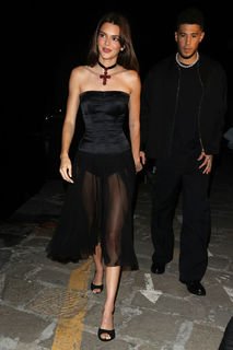 Kendall Jenner feet photo thumbnail