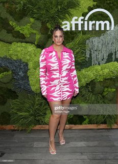 Ashley Graham feet photo thumbnail