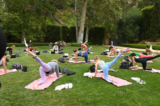 Brooke Burke feet photo thumbnail