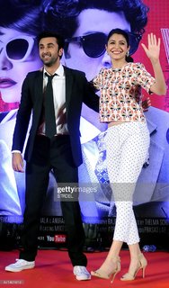 Anushka Sharma feet photo thumbnail