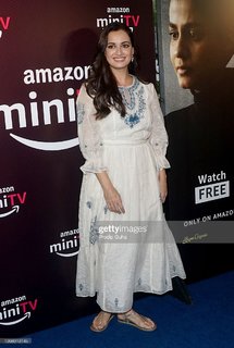 Dia Mirza feet photo thumbnail