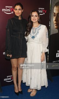 Dia Mirza feet photo thumbnail