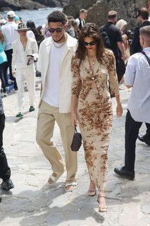 Kendall Jenner feet photo thumbnail