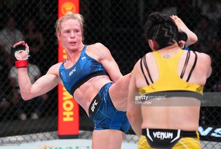 Holly Holm feet photo thumbnail