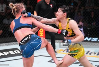 Holly Holm feet photo thumbnail
