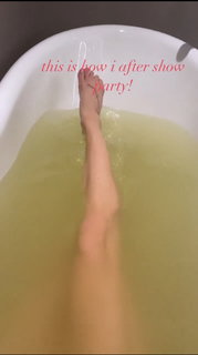 LeAnn Rimes feet photo thumbnail