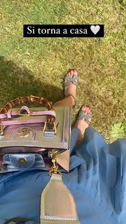 Caterina Balivo feet photo thumbnail