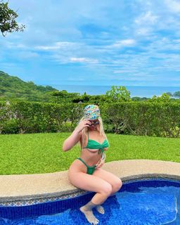Tana Mongeau feet photo thumbnail